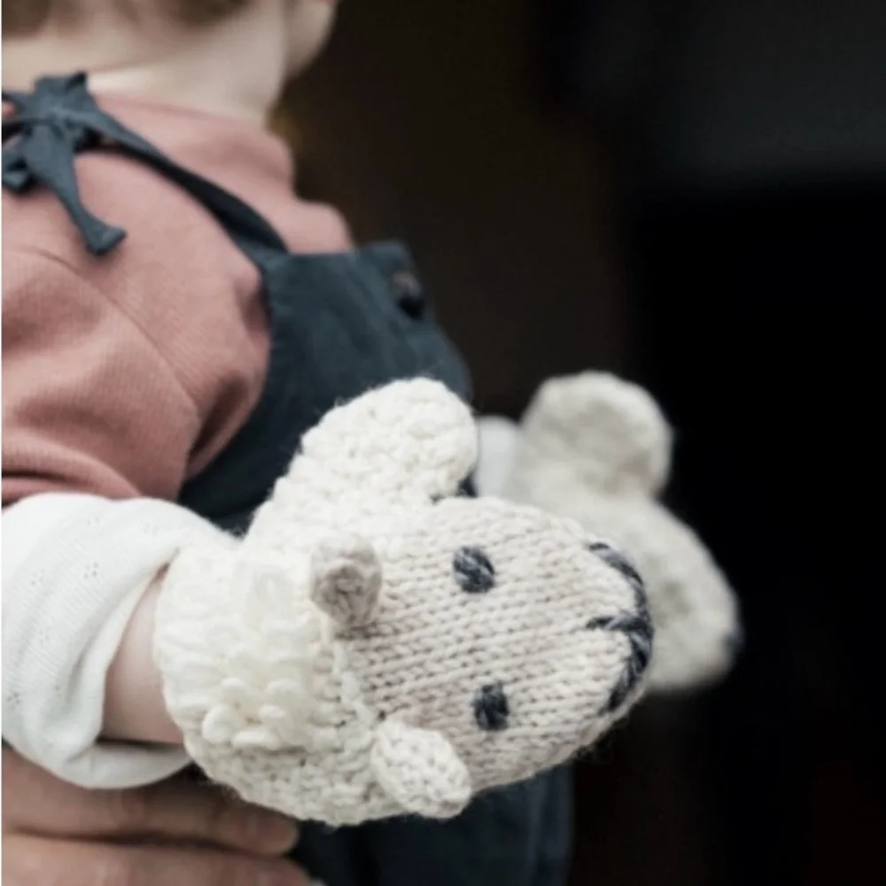 Aran Woollen Mills Baby Shepley Mittens